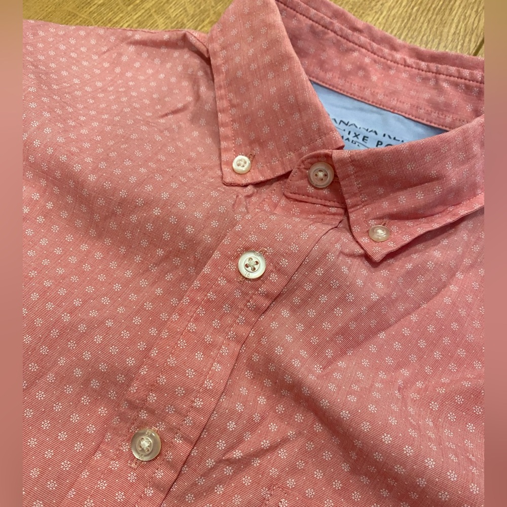 Banana Republic Luxe Stretch Poplin Button Down Shirt, Size Small, Light Red - Picture 2 of 5